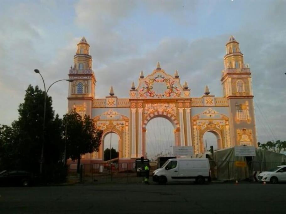 Апартаменты Puerta De San Juan Севилья Экстерьер фото